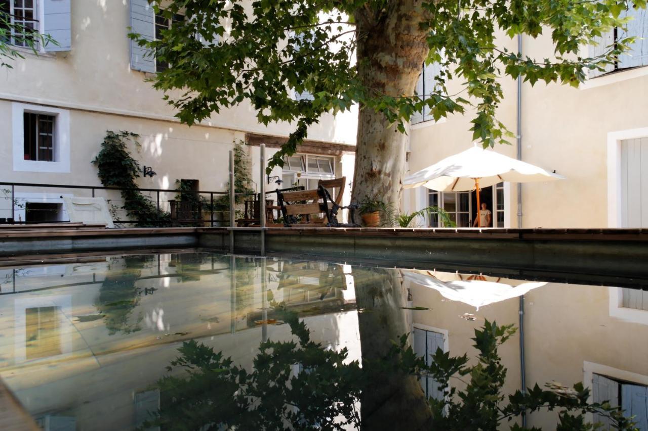 La Maison Sur La Sorgue - Esprit De France LʼIsle-sur-la-Sorgue Esterno foto